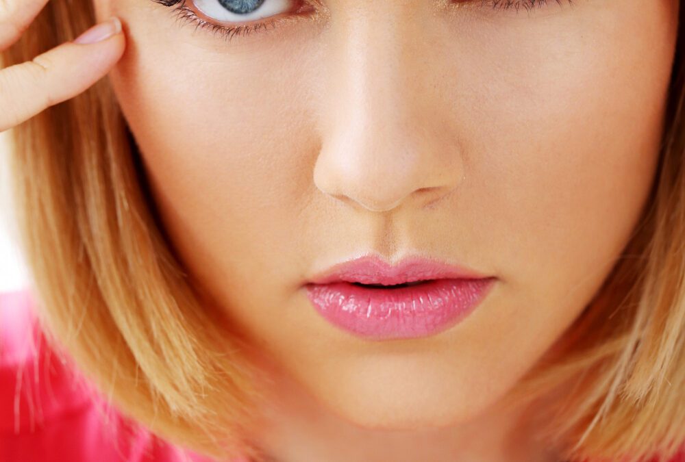 Come mettere l’eyeliner bene: guida completa per un tratto perfetto